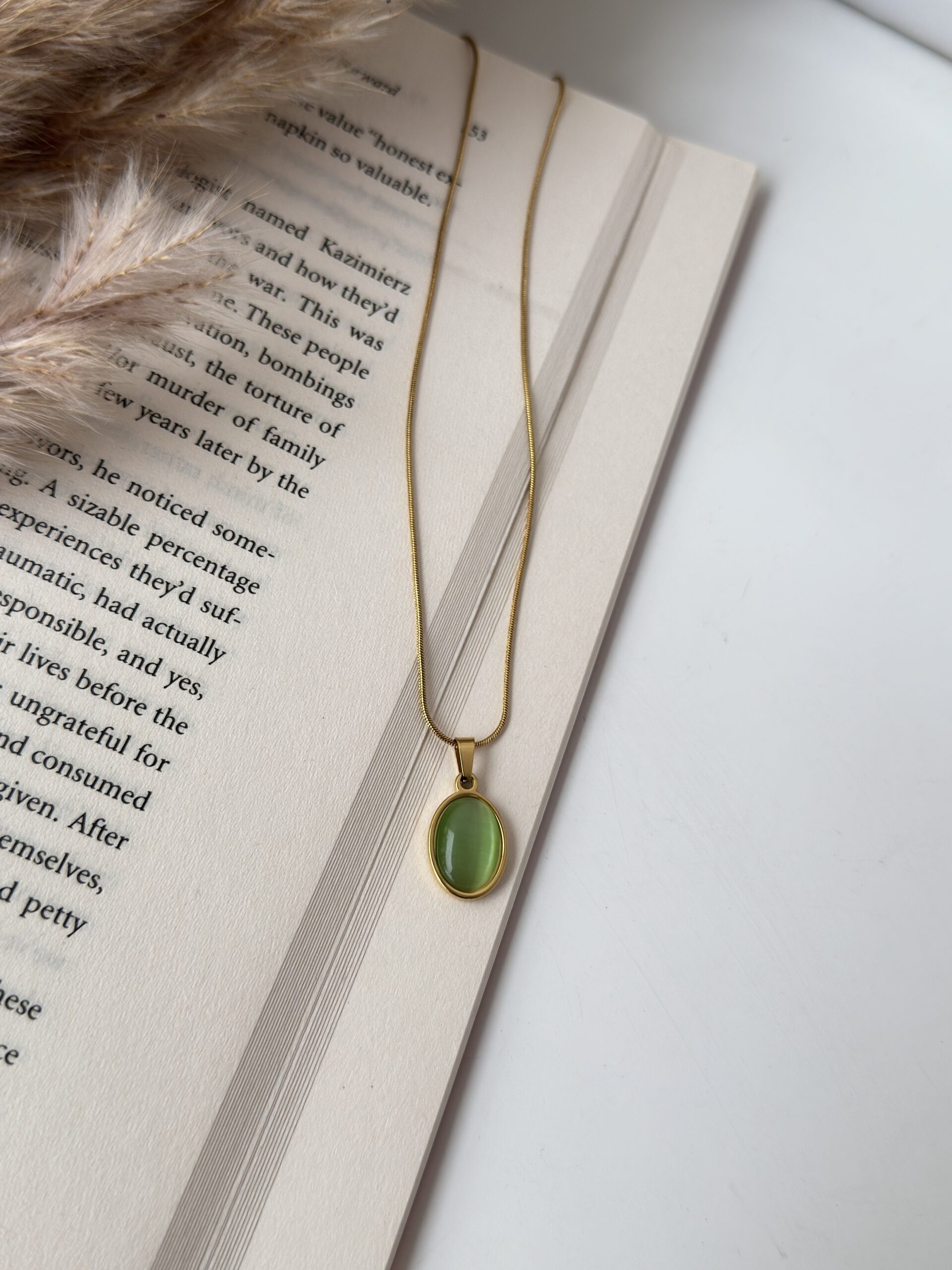 Soft Grace Green Necklace