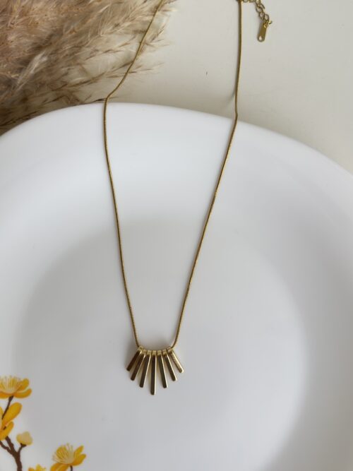 Calm Line Bar Necklace