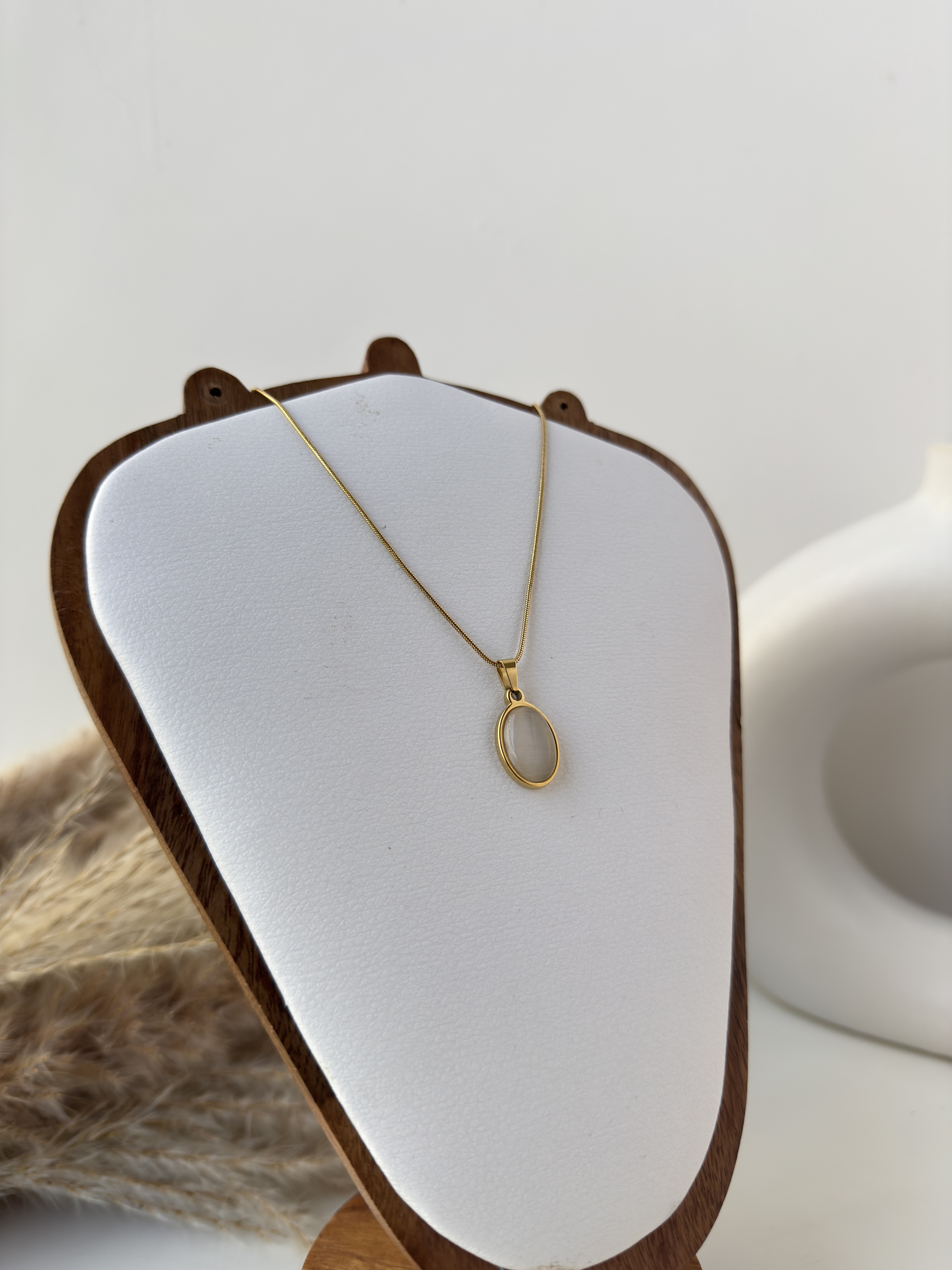 Soft Grace White Necklace