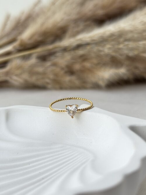 Romantic Twist Heart Ring