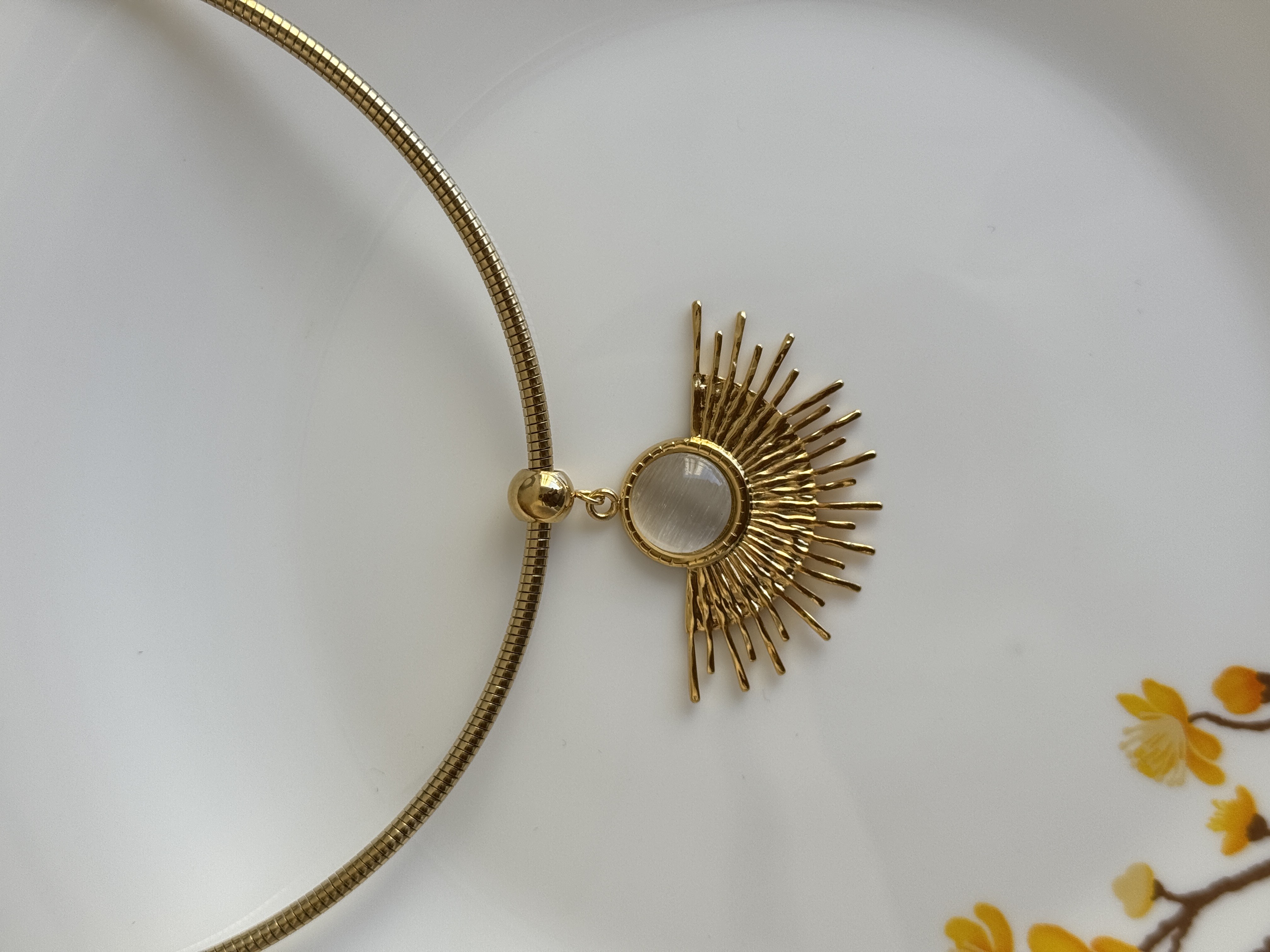 Soft Sunburst Necklace