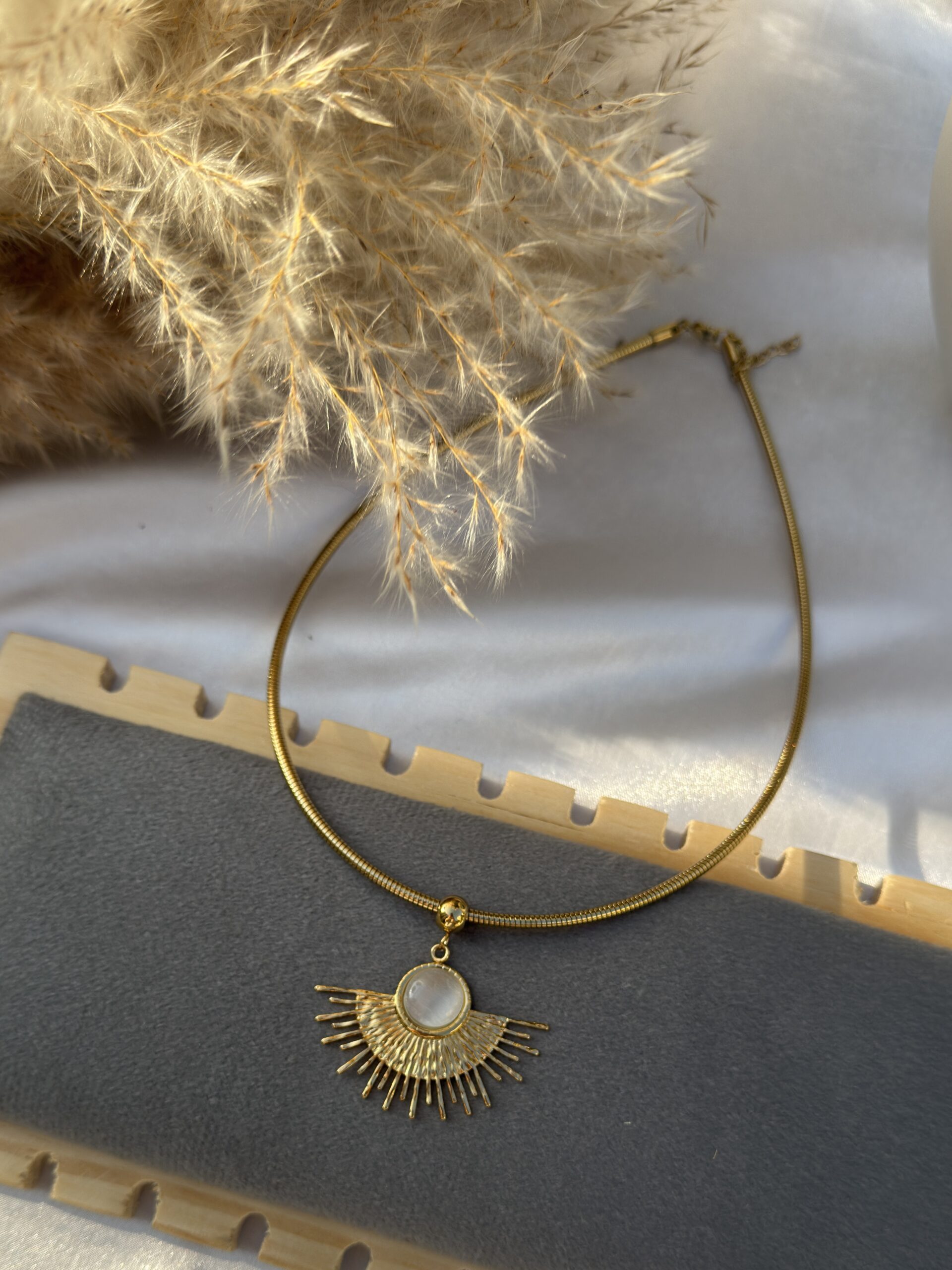 Soft Sunburst Necklace