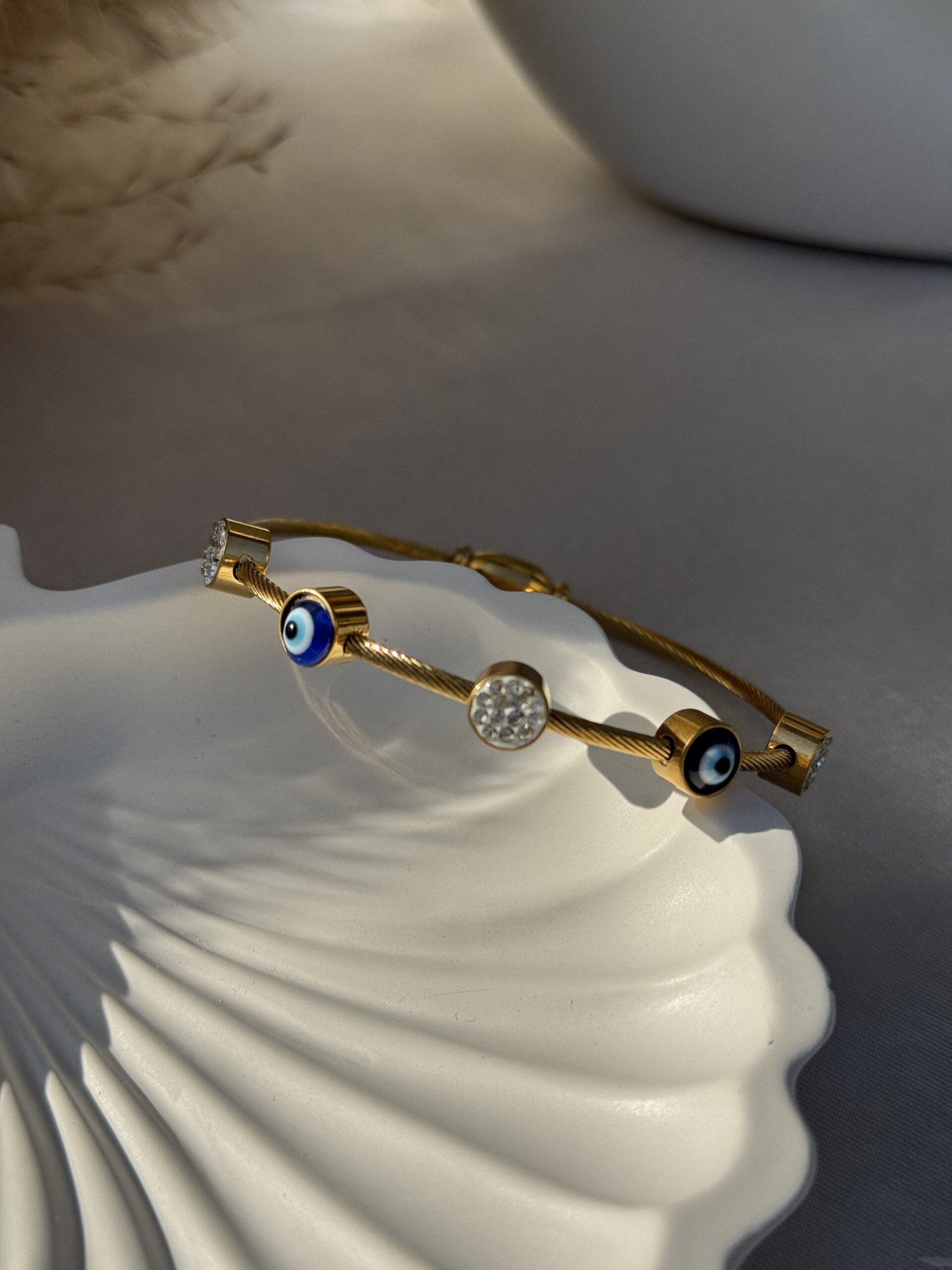 Shield Mode Evil Eye Bracelet