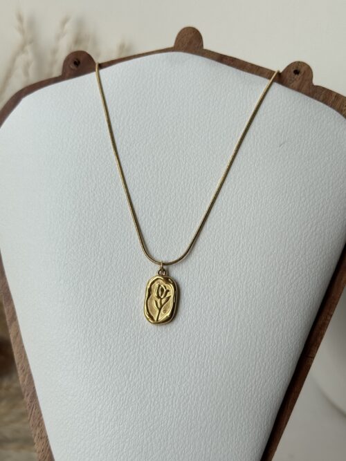 Vintage Charm Pendant Necklace