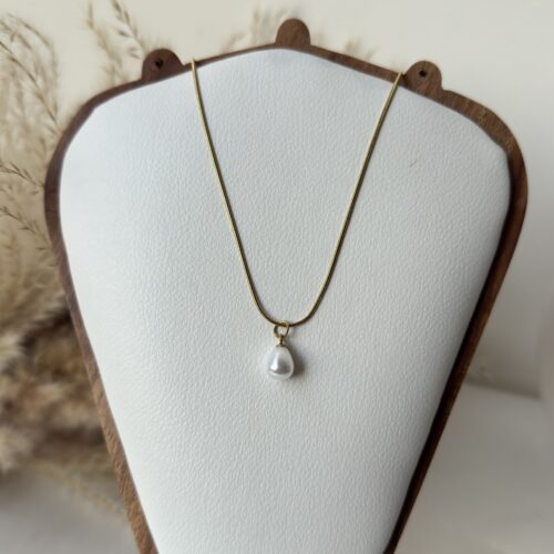 Pearl Drop Pendant Necklace