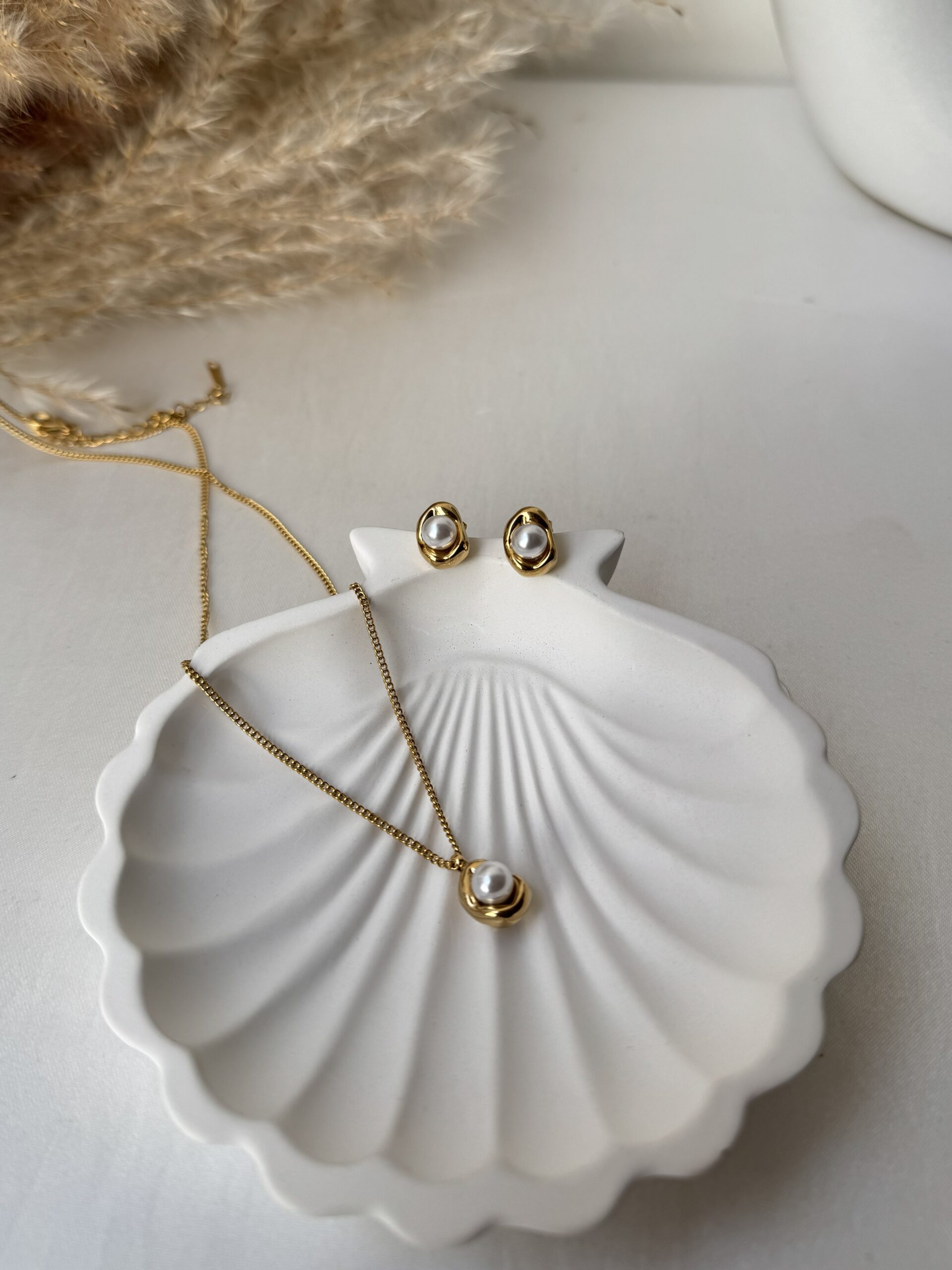 Ivory Pearl Dot Jewellery Set