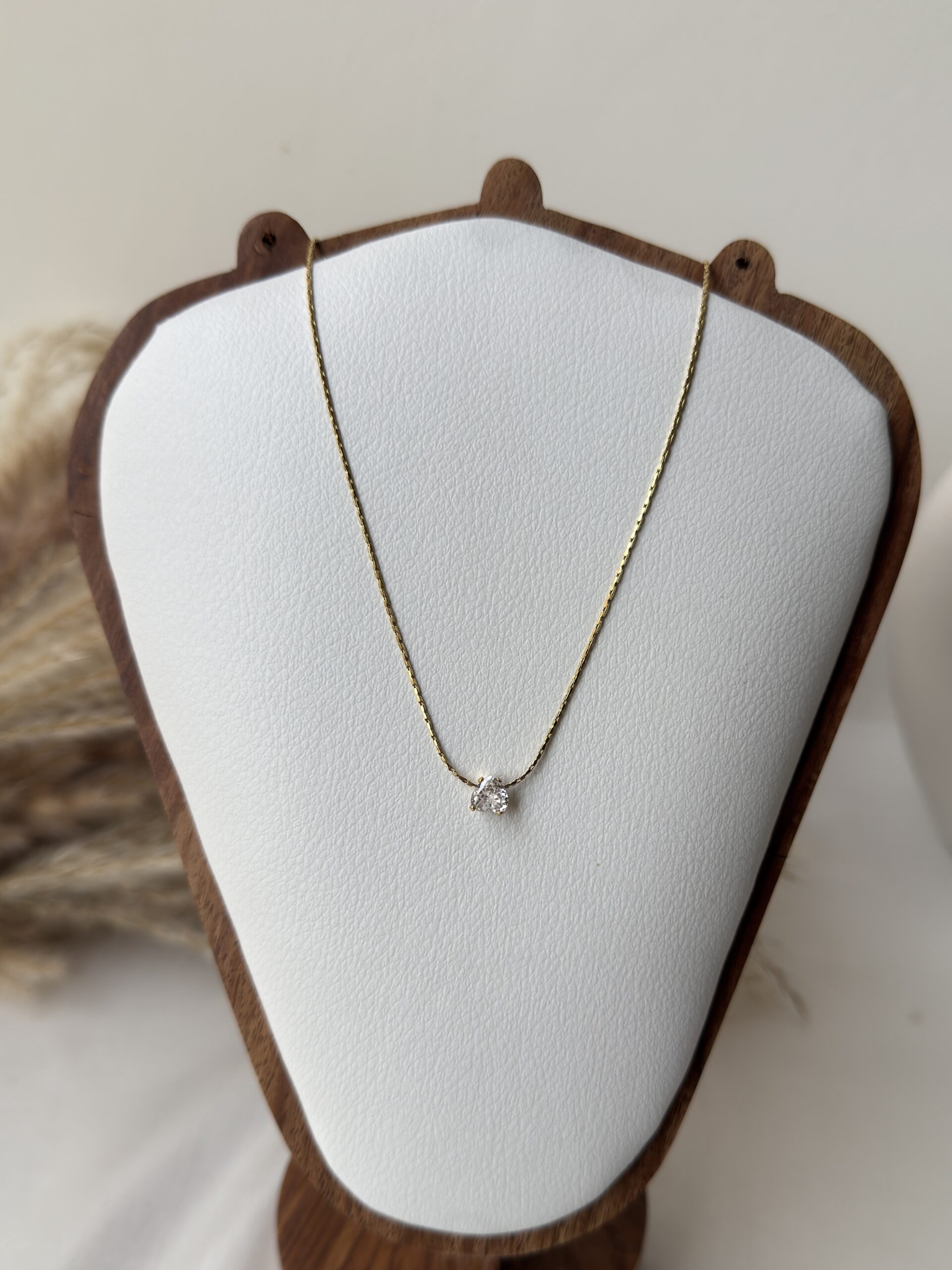 Dainty Everyday Glow necklace