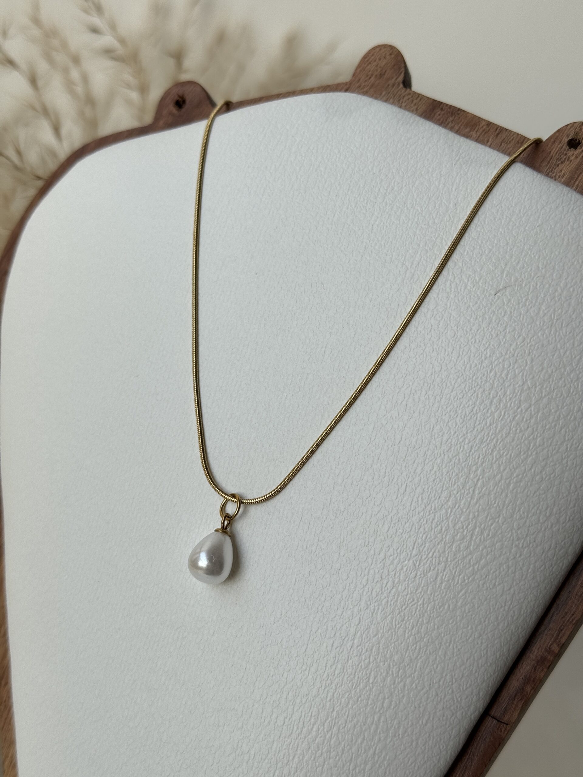 Pearl Drop Pendant Necklace
