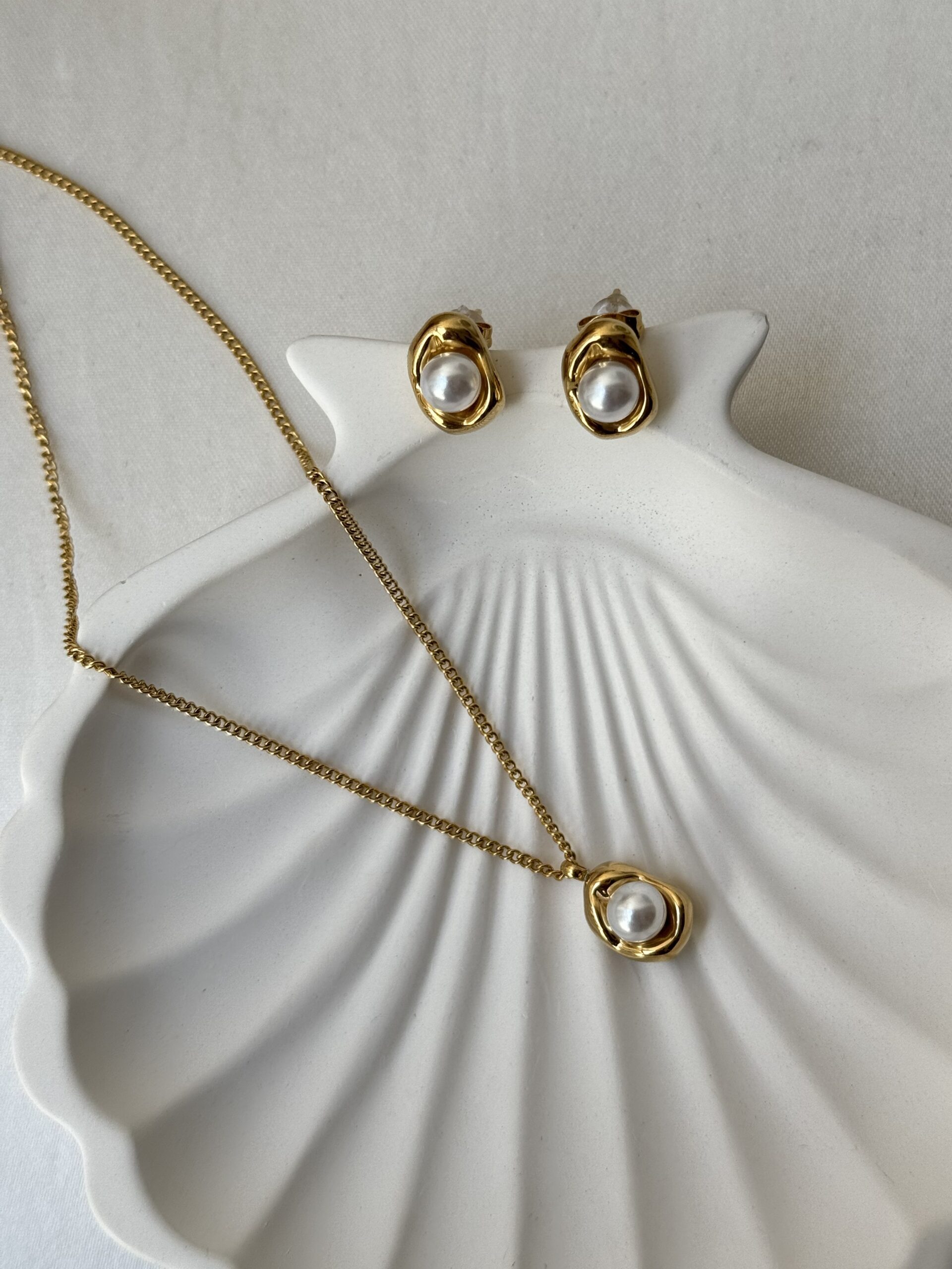 Ivory Pearl Dot Jewellery Set