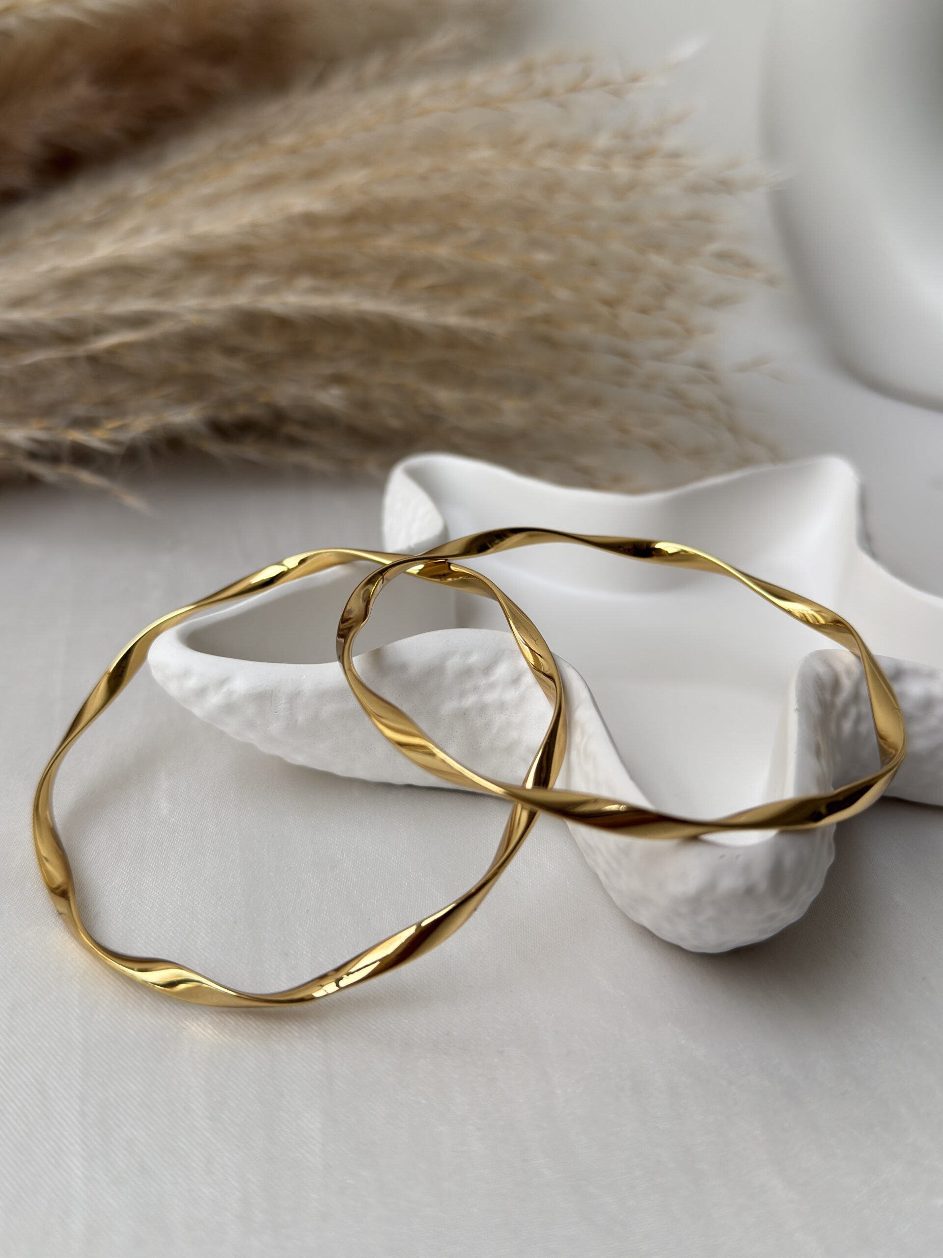 Everyday Wave Flow Bangle
