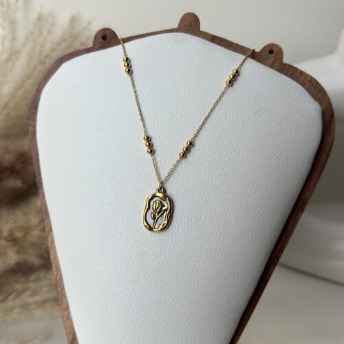 Meadow Flower Pendant Necklace