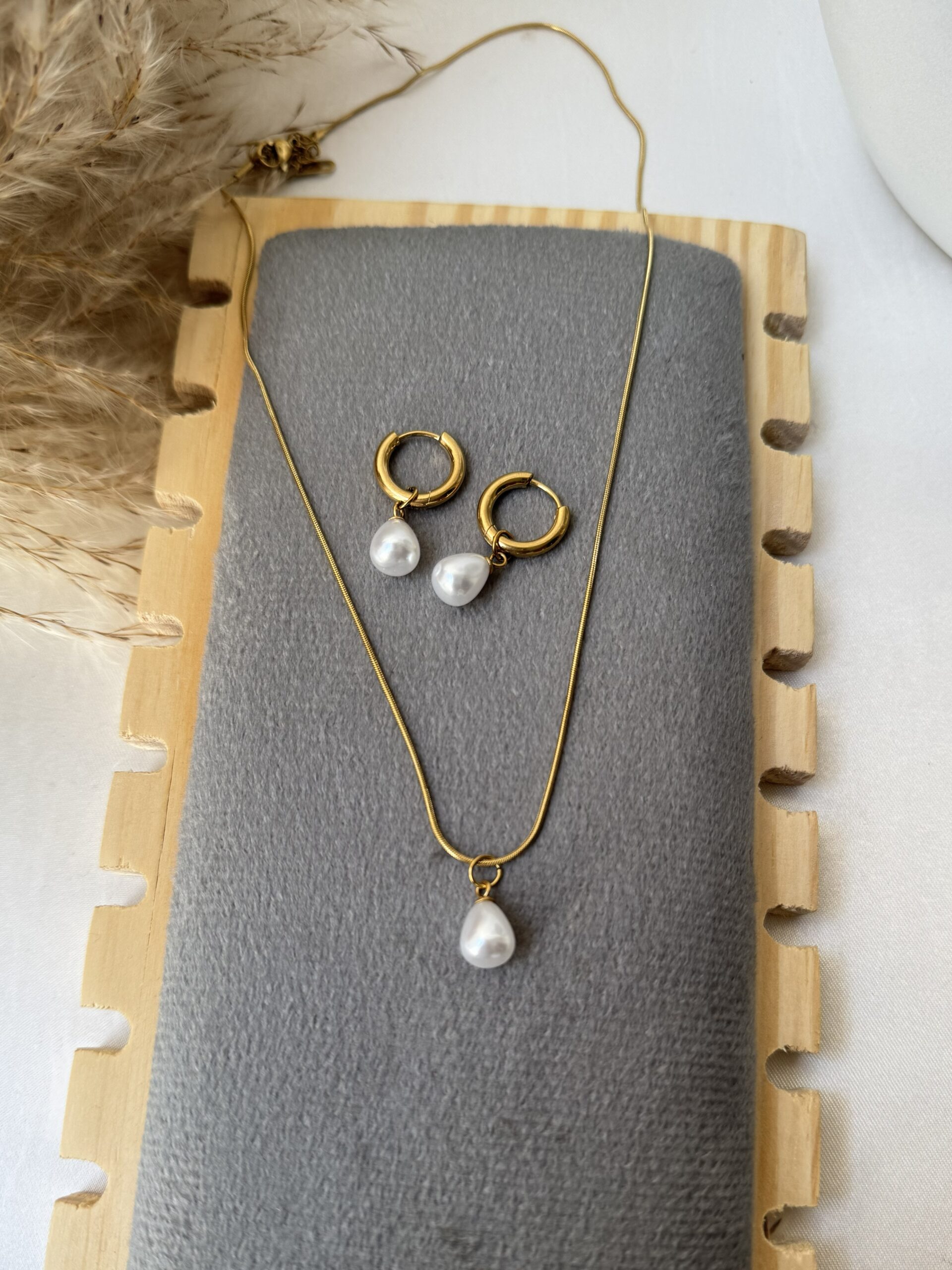 Pearl Drop Jewellery Set