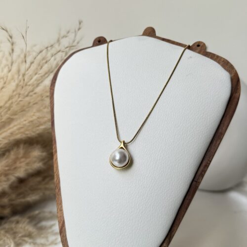 Dewdrop Pearl Necklace