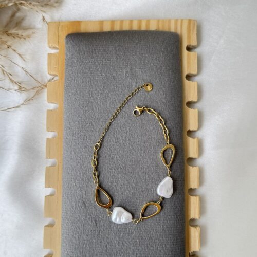 Pearl Loop Bracelet