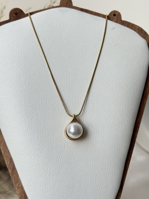 Dewdrop Pearl Necklace