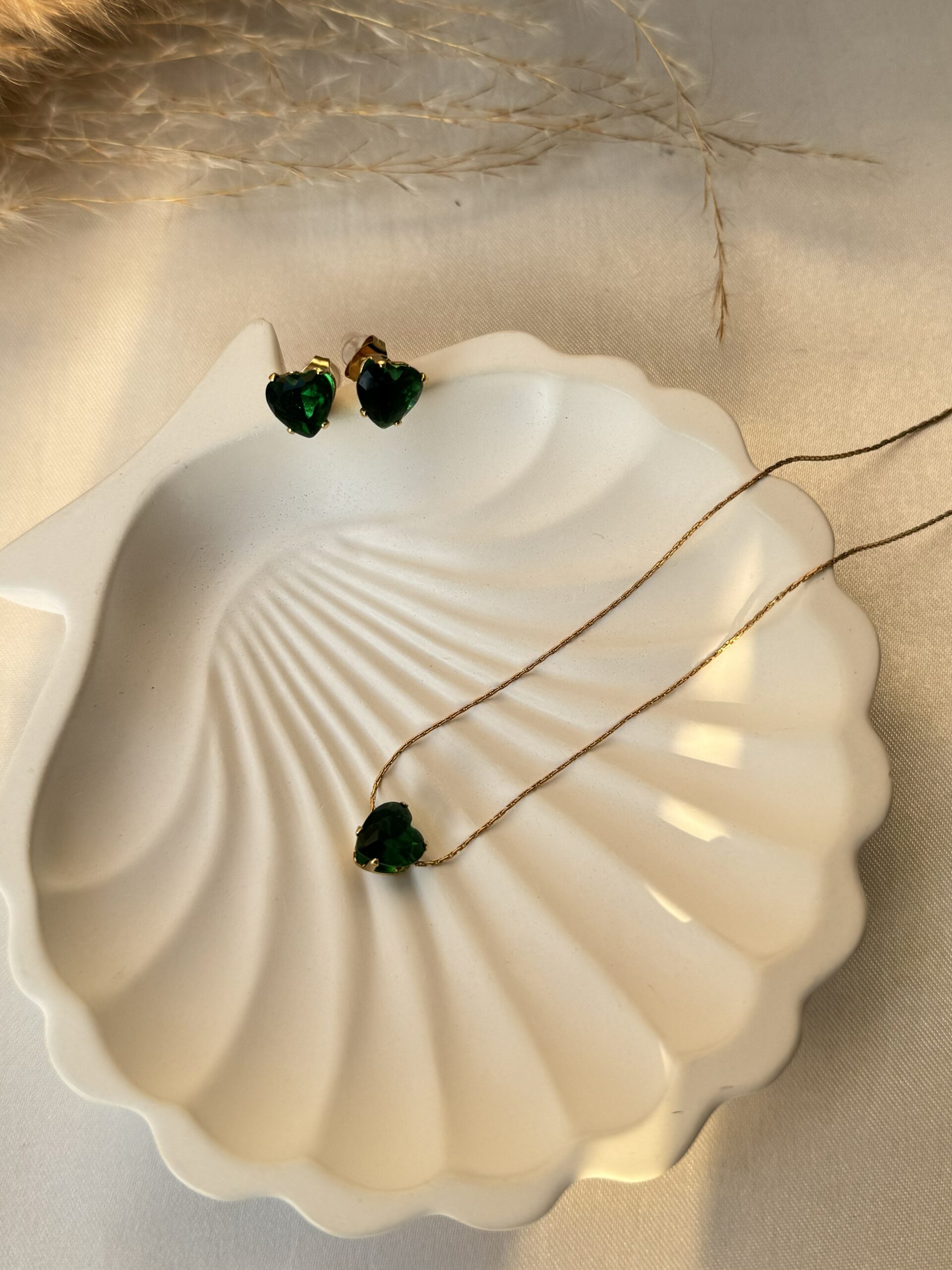 Emerald Heart Necklace Jewellery Set
