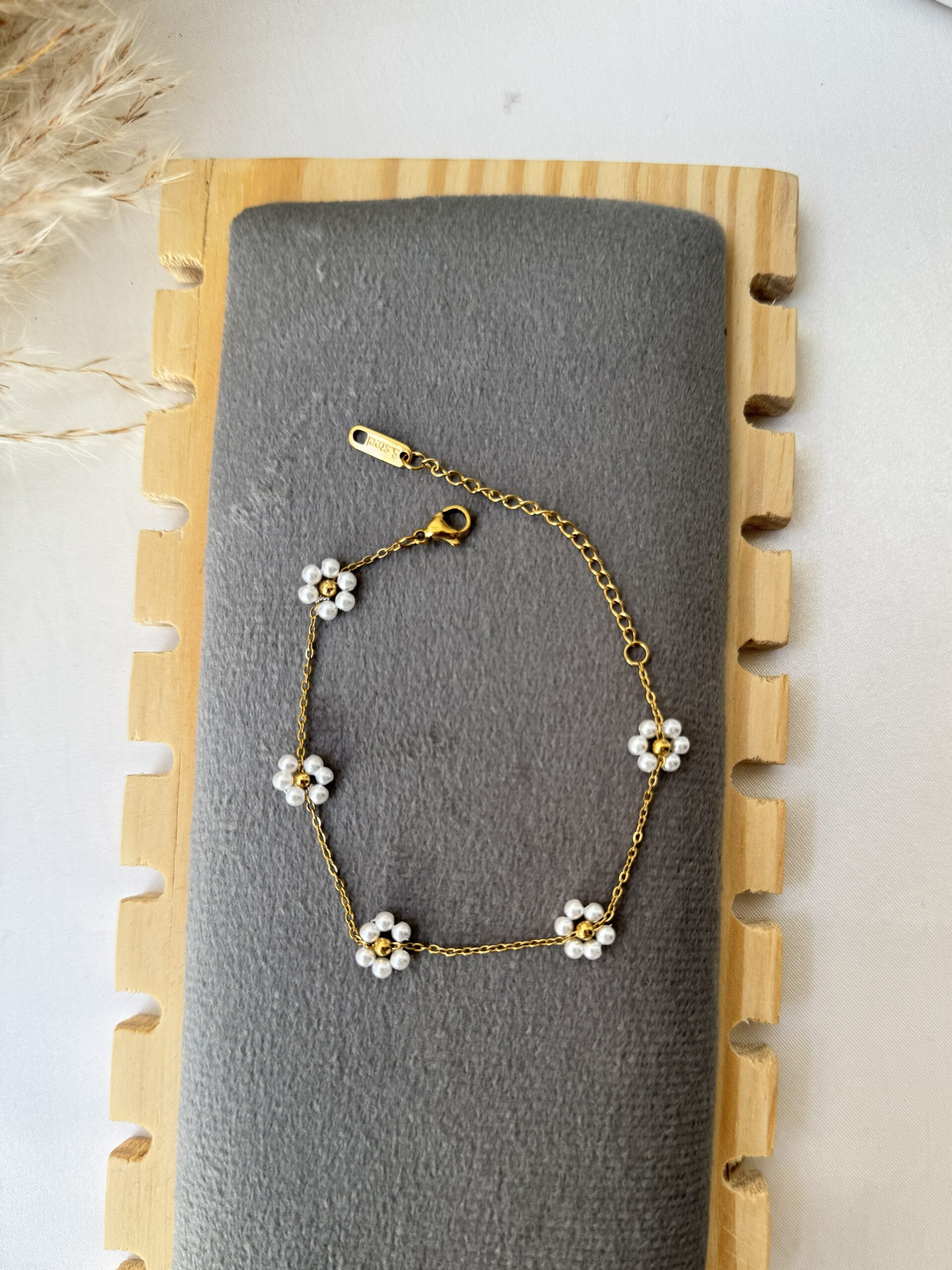 Daisy Pearl Cluster Bracelet