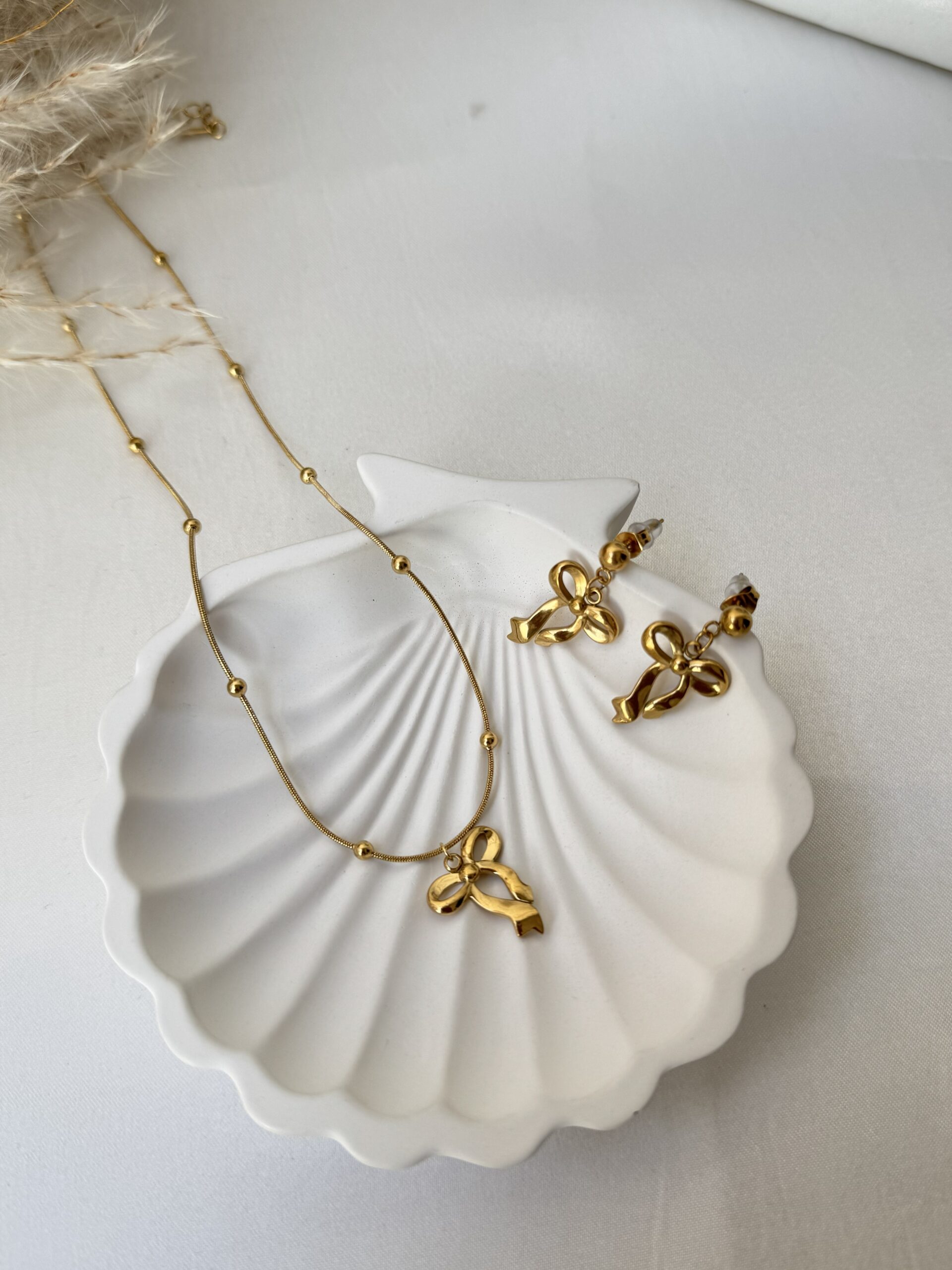 Ribbon Charm Necklace Combo Set