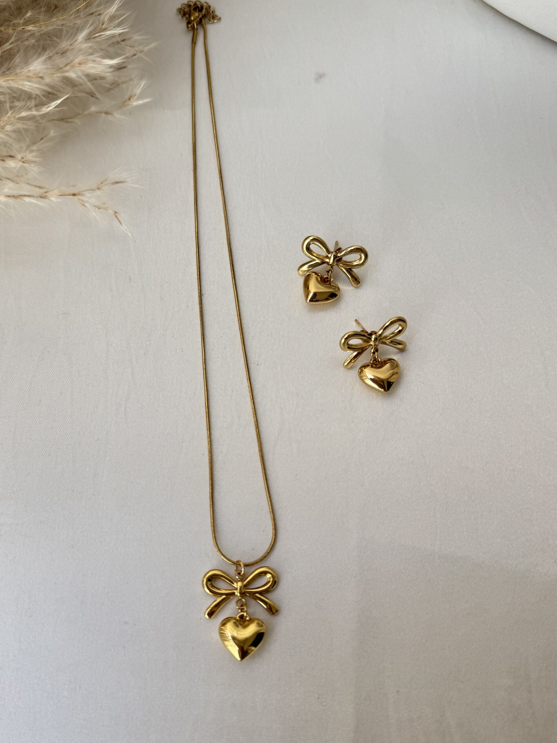 Bow Heart Necklace Combo Set