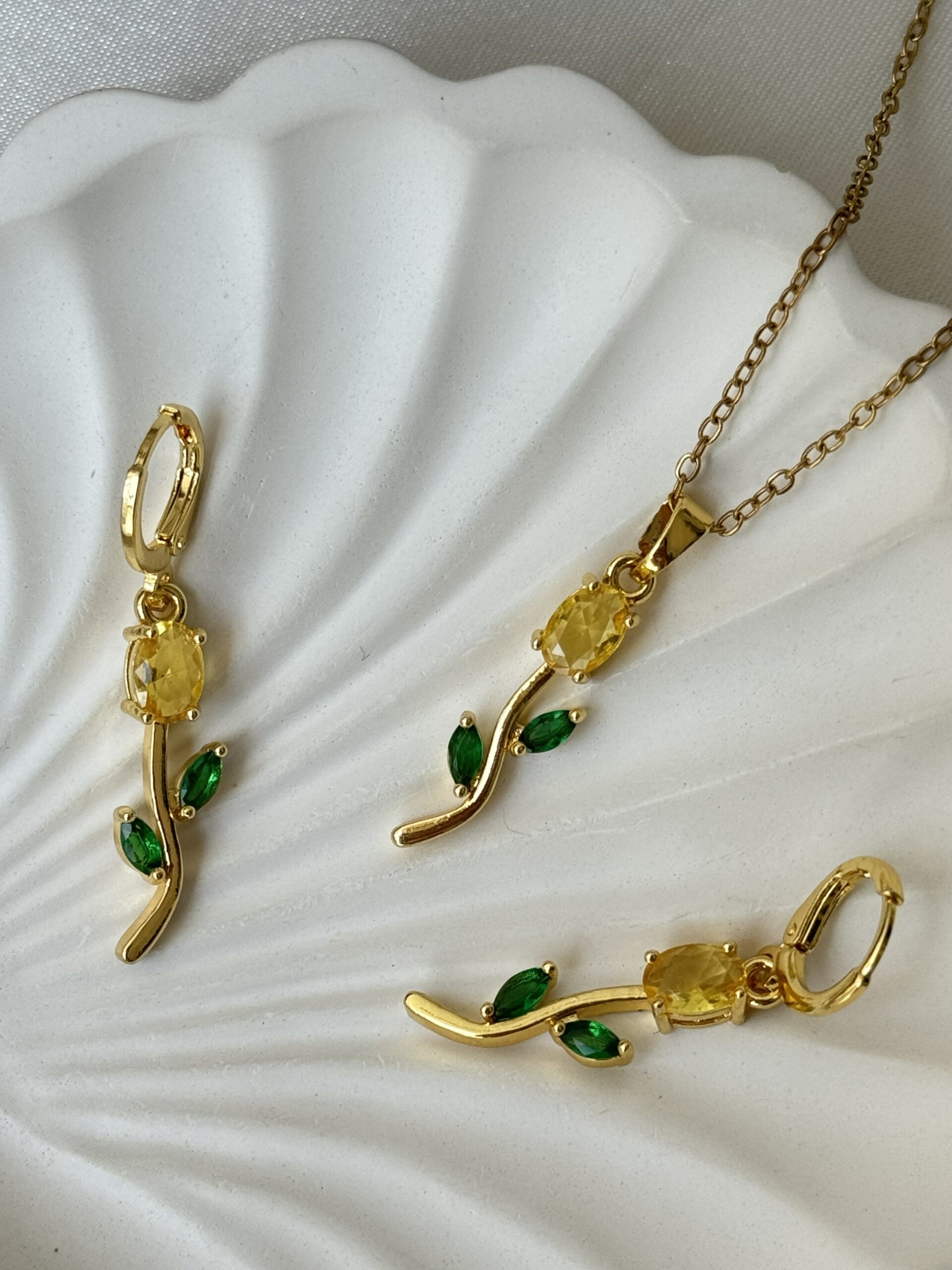 Honey Tulip Necklace Jewellery Set