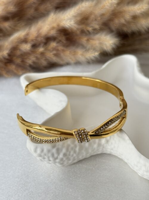 Infinity Twist Lock Bangle