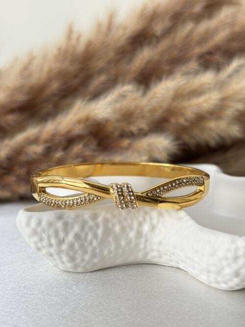 Infinity Twist Lock Bangle