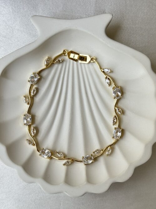 Snow White Crystal Tulip Bracelet
