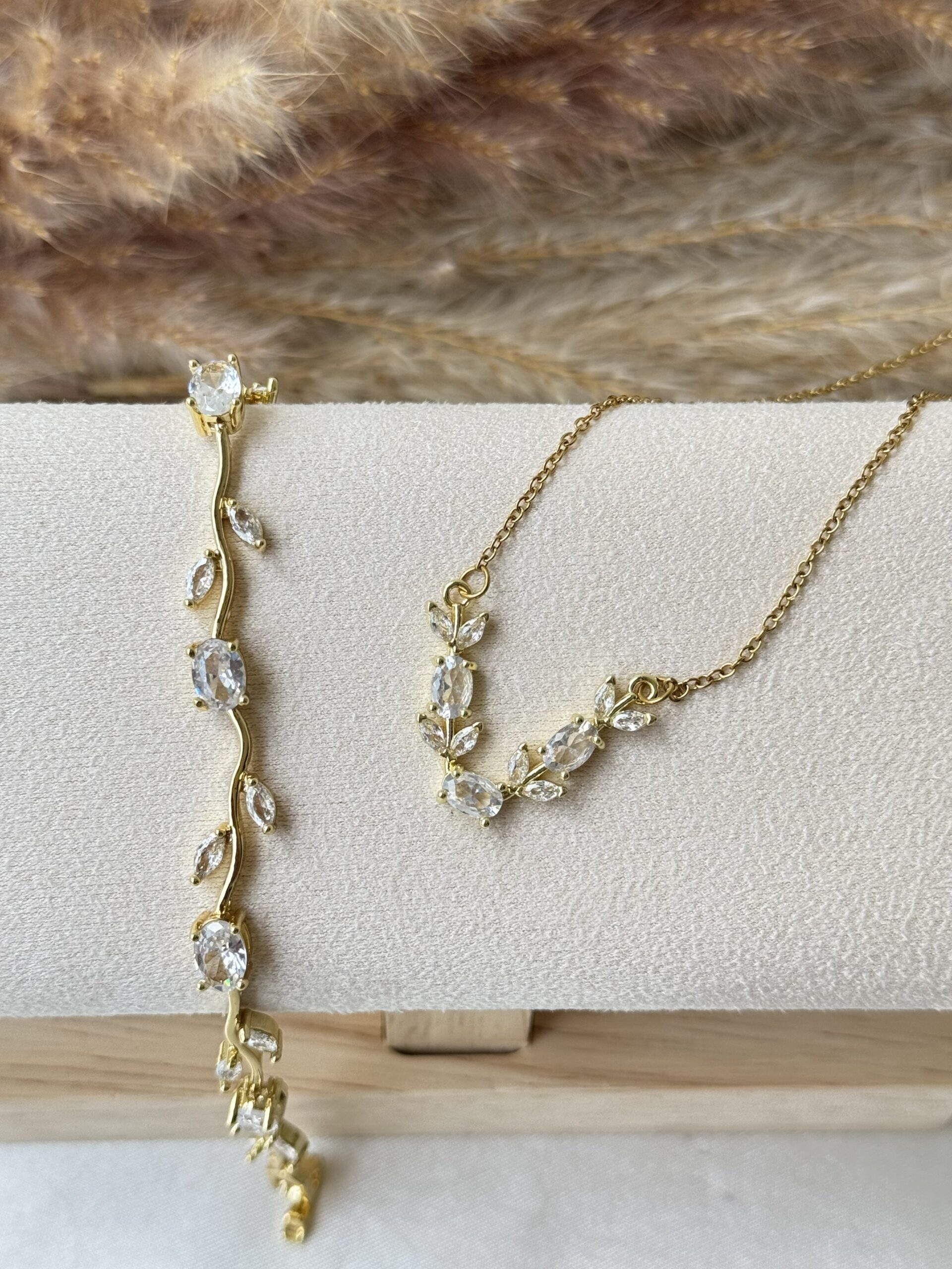 Snow White Crystal Tulip Set